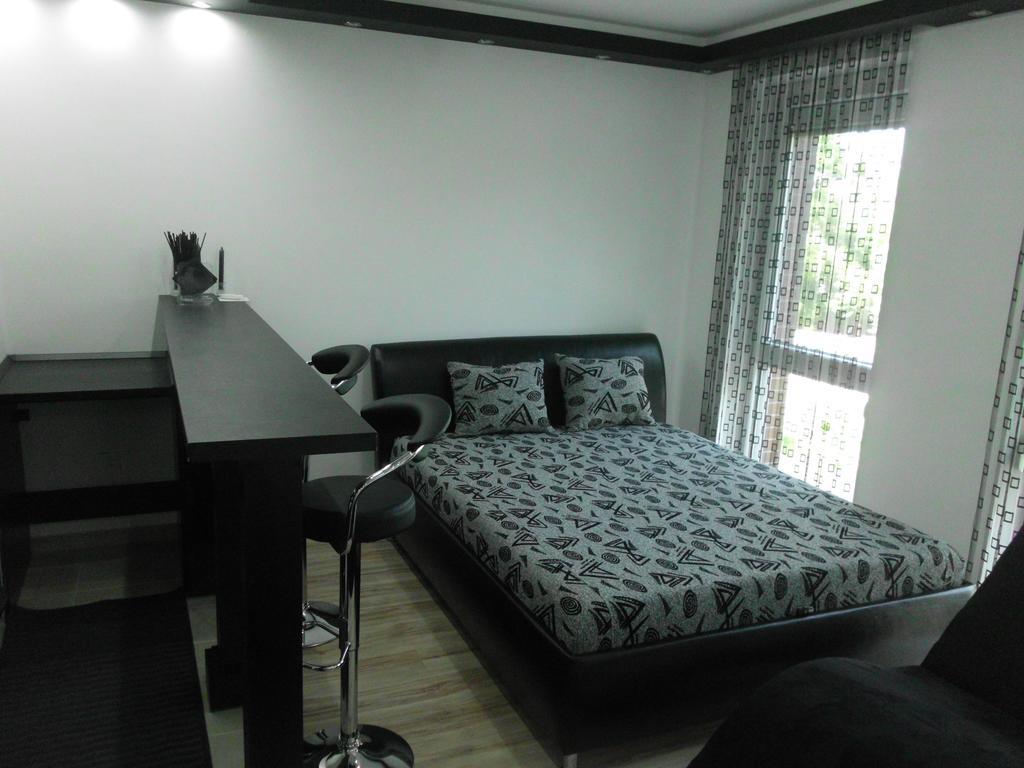 Feszek Apartman デブレツェン 部屋 写真