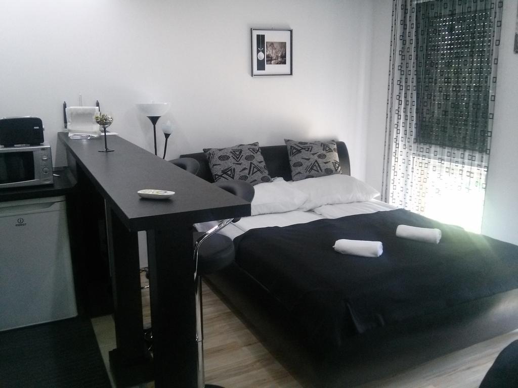 Feszek Apartman デブレツェン 部屋 写真